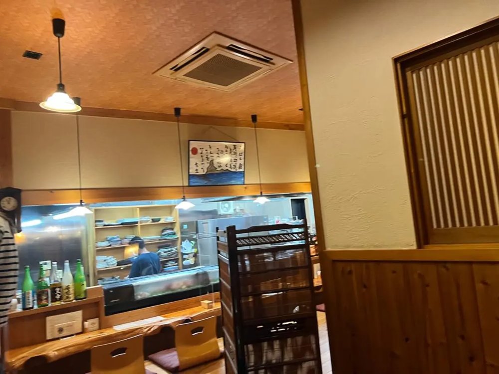 えぼしの店内