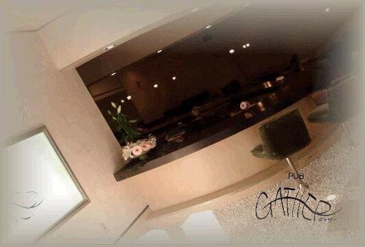 PUB GATHERの店内
