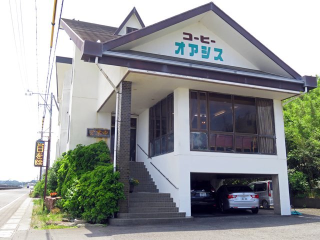 オアシスの外観