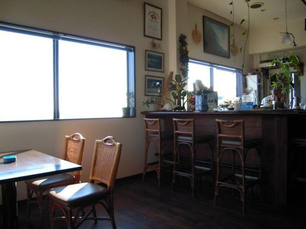cafedining TANUMAの店内