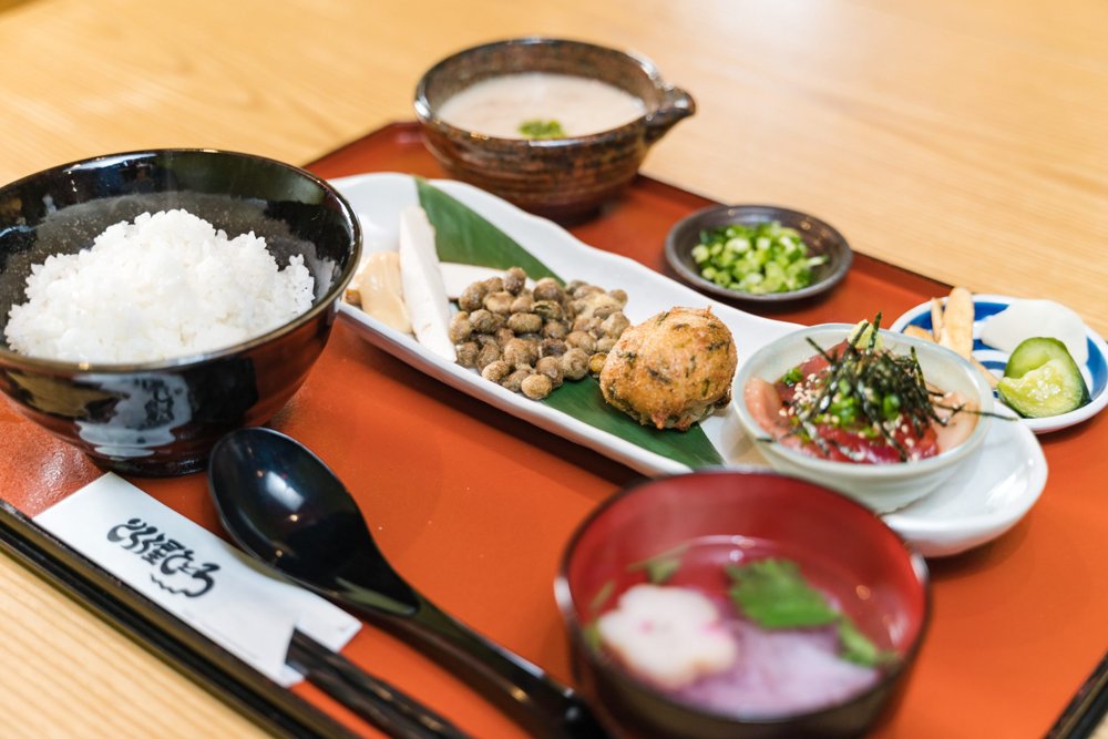 とろろ屋ととろのとろろ定食
