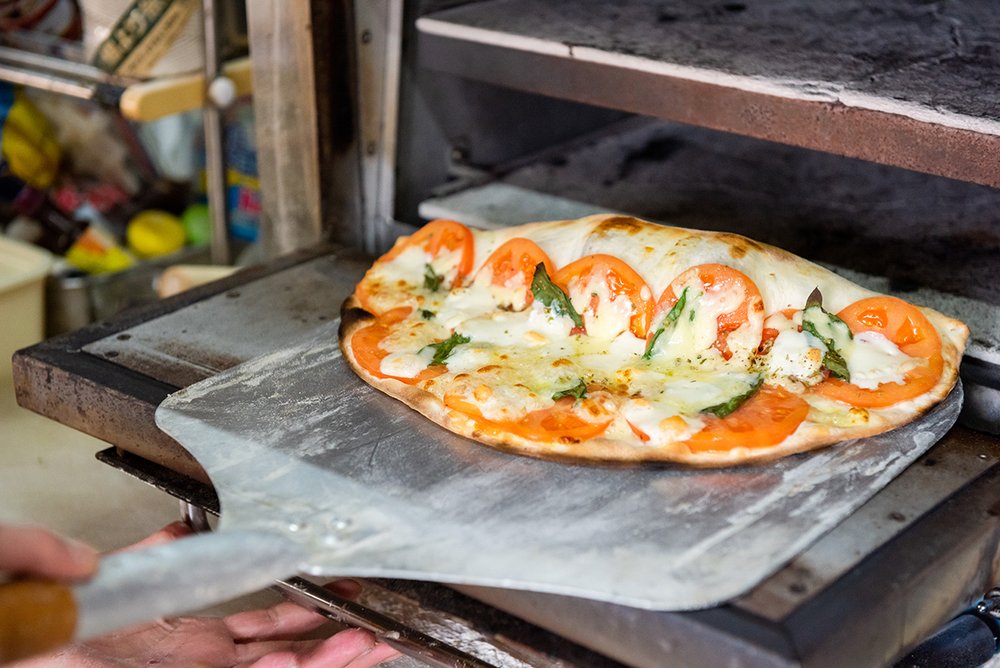 ヴィヴァーチェの窯焼きピッツァ