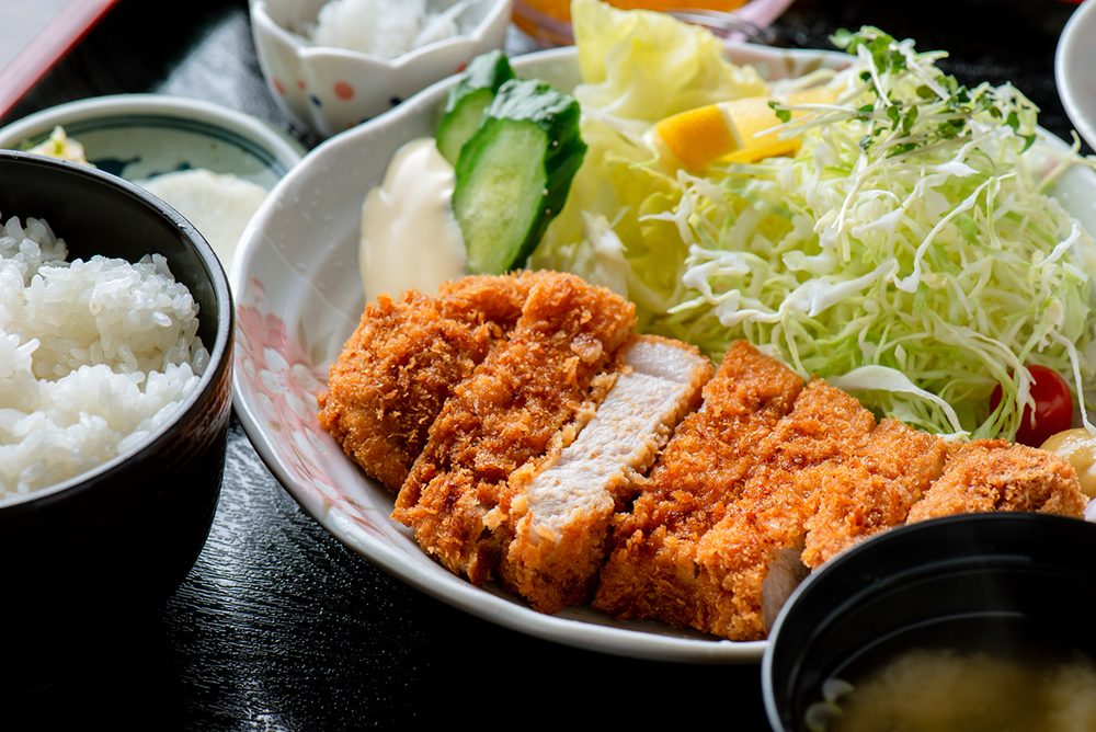 よしみやのとんかつ定食